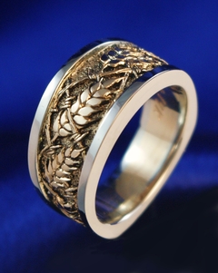 Hand engraved wheat and barbed wire gold ring